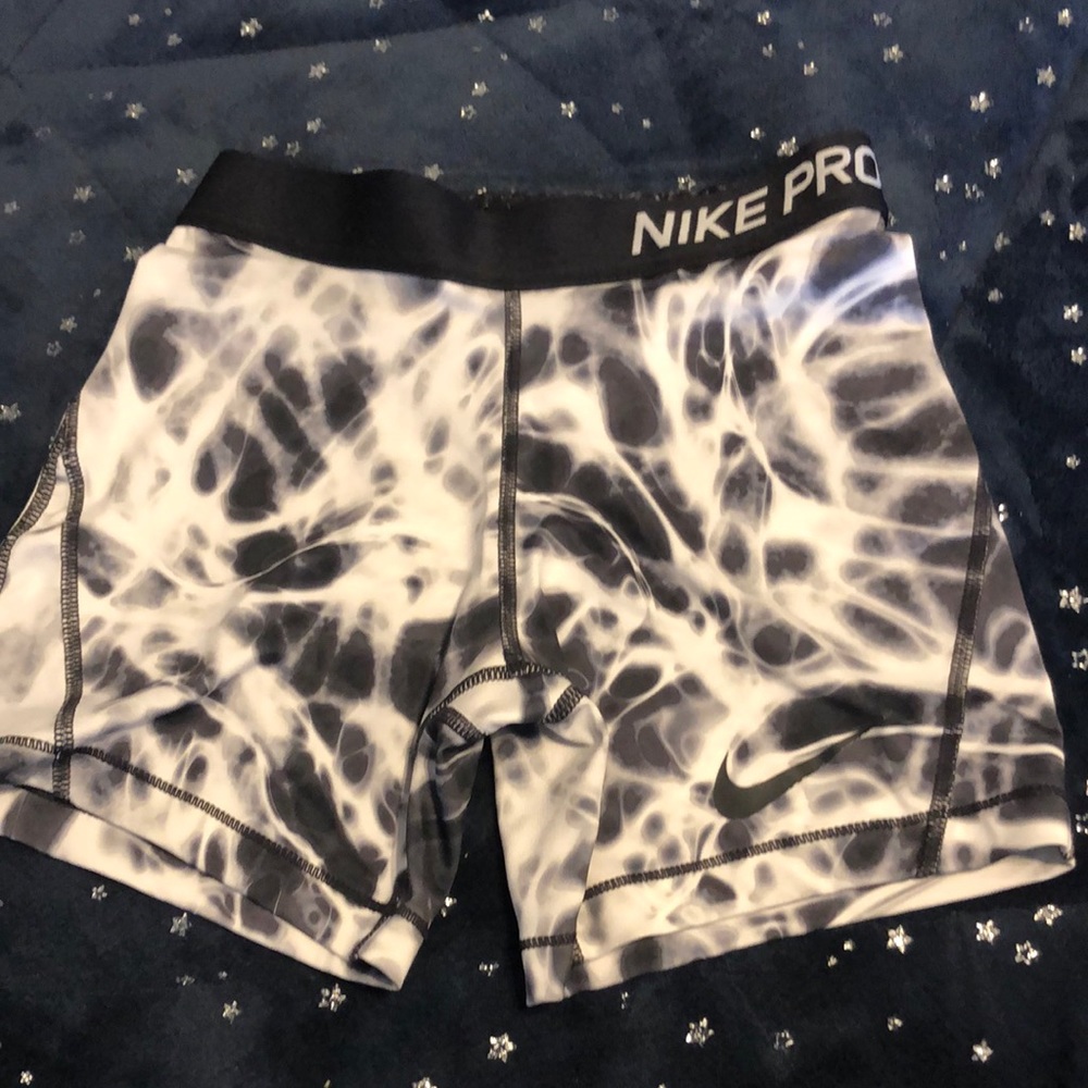Girls Nike Pro Tight Fit Shorts